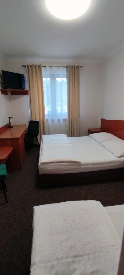 Motel Port 2000 Mostki  Luaran gambar