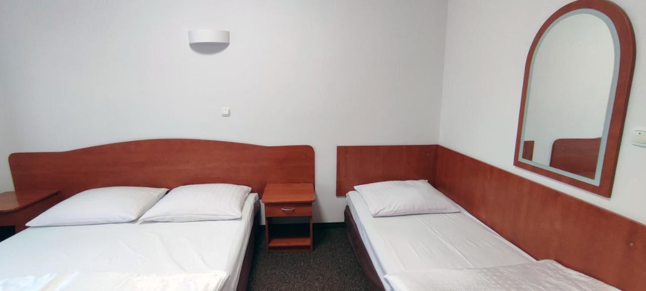 Motel Port 2000 Mostki  Luaran gambar